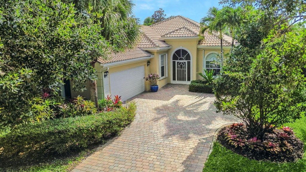 Photo of 5129 Magnolia Bay Circle, Palm Beach Gardens, FL 33418 (MLS # R11095176)