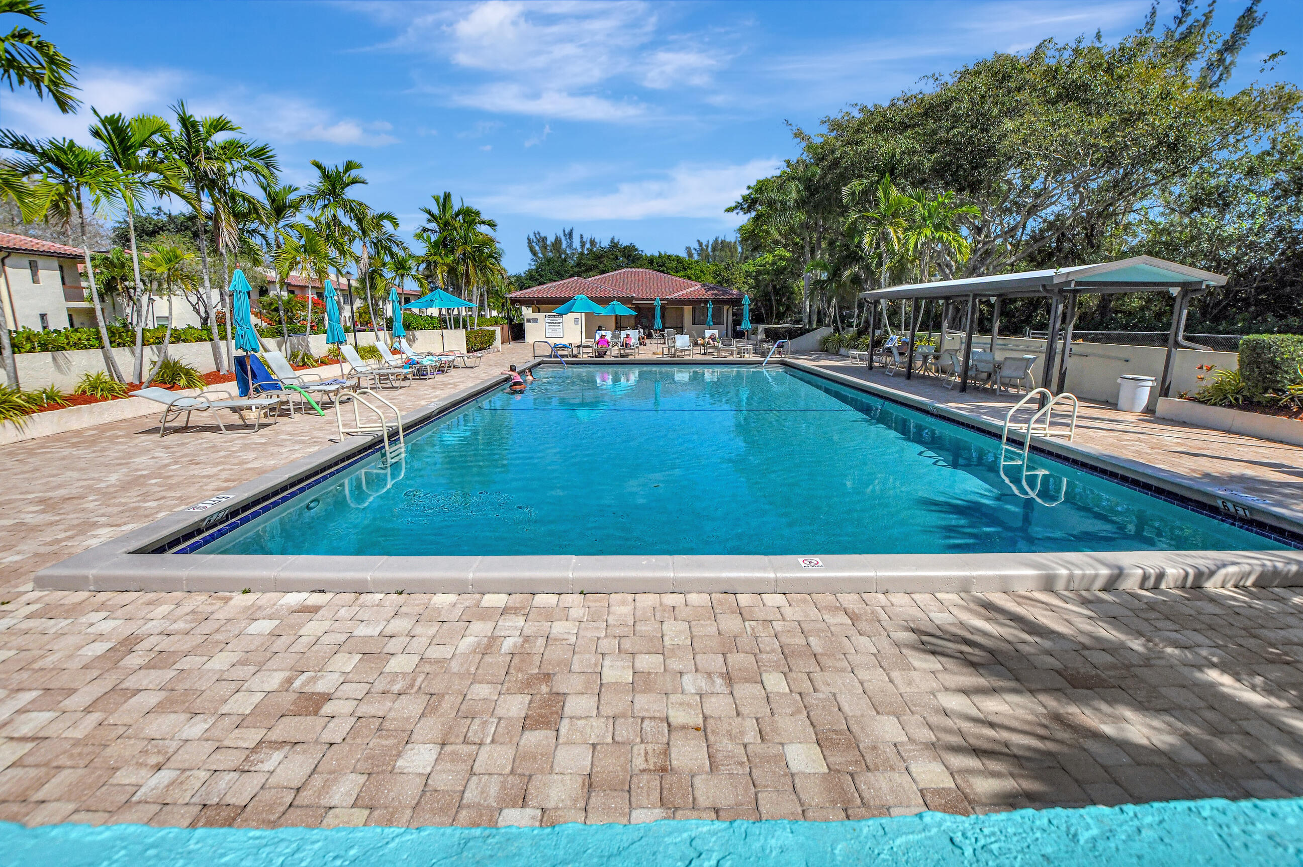 GLADES OF BOCA LAGO CONDO - Residential