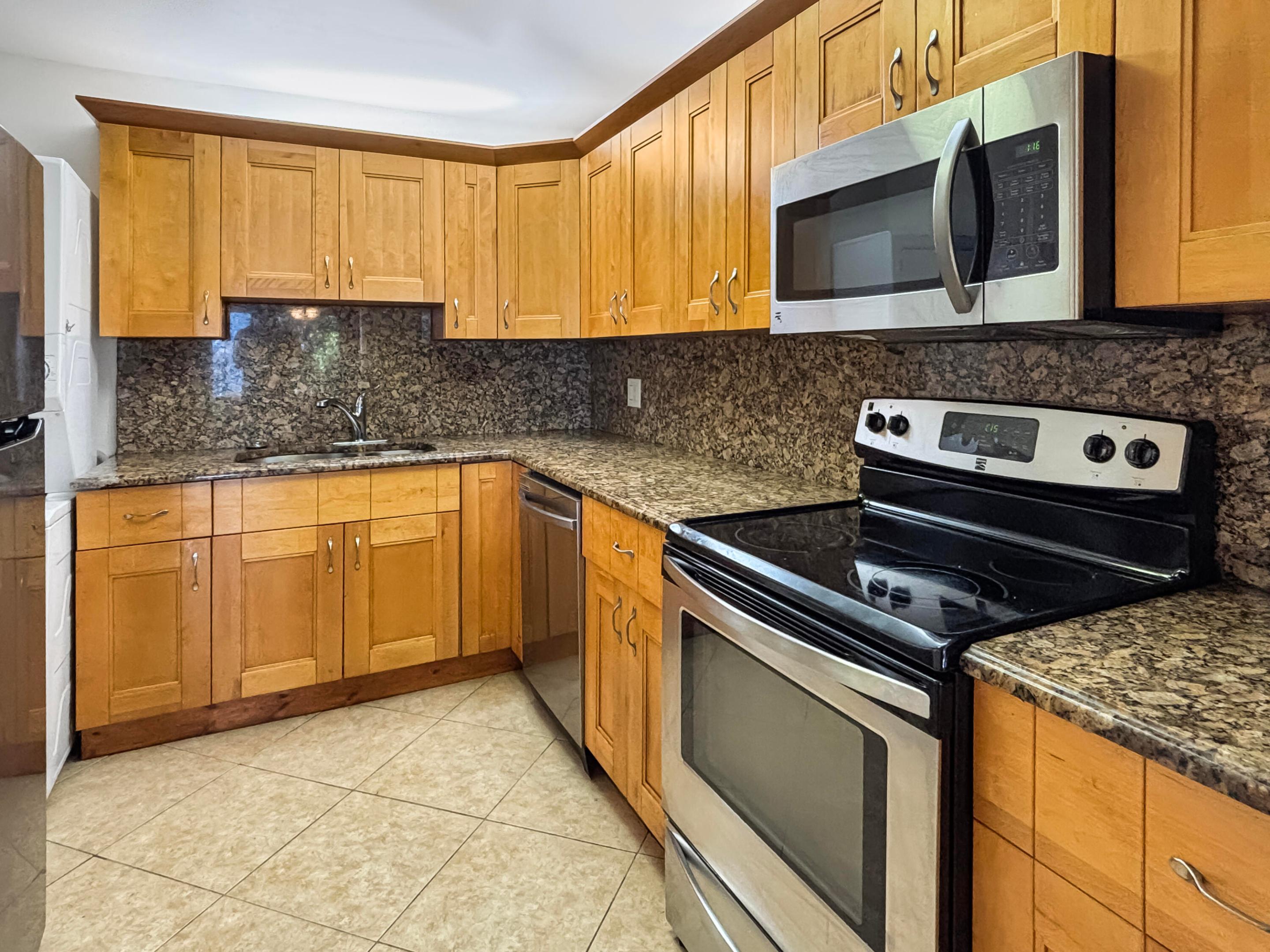 ROYALE HARBOUR CONDO OR 2092P693 VILL - Residential Lease