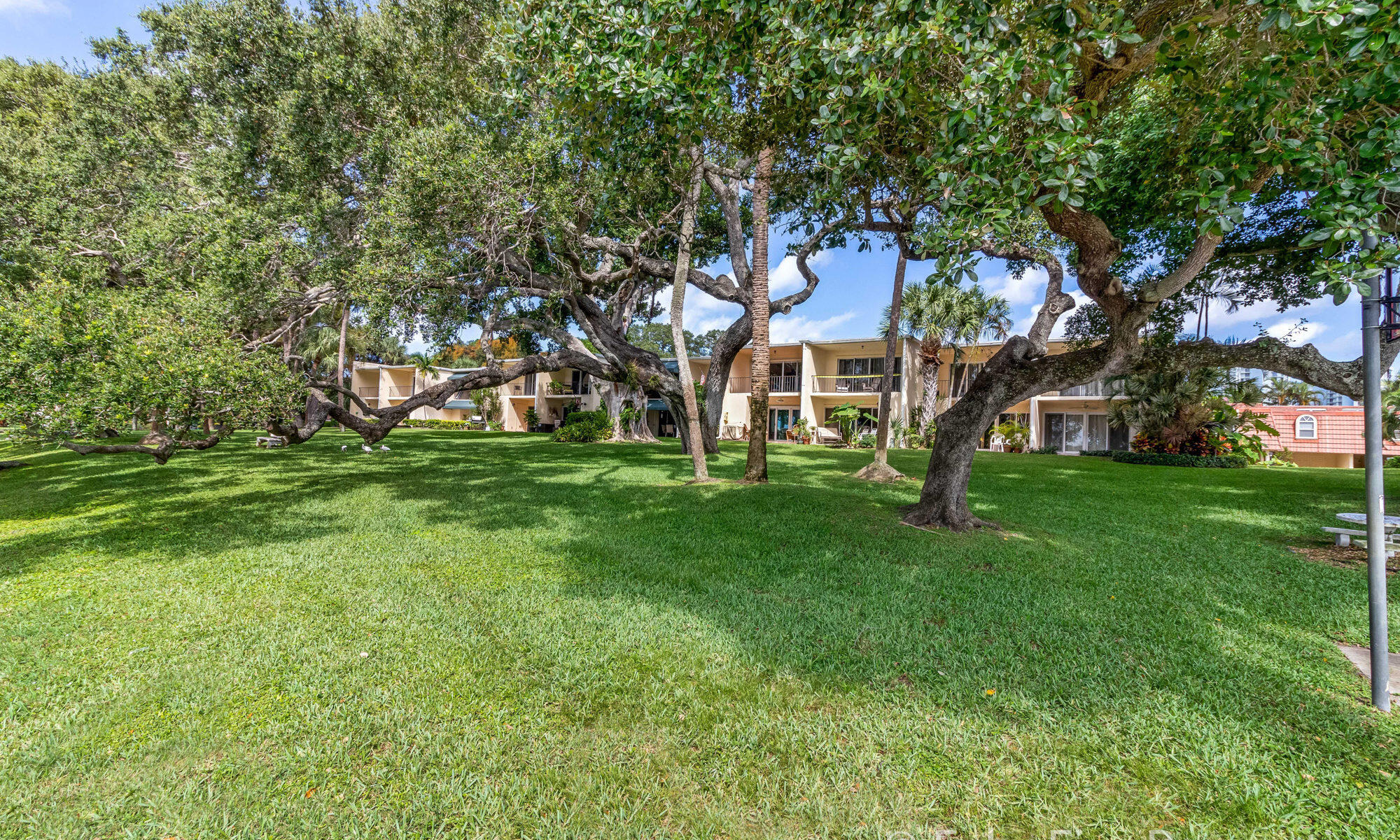 ROYALE HARBOUR CONDO OR 2092P693 VILL - Residential Lease