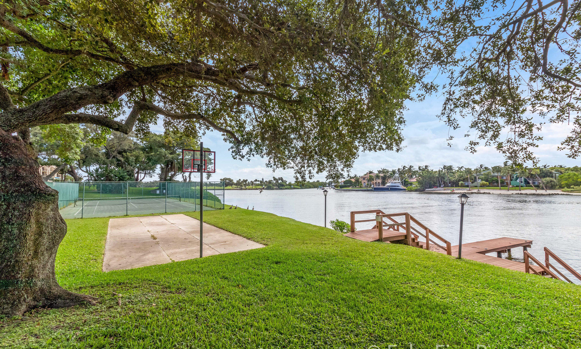 ROYALE HARBOUR CONDO OR 2092P693 VILL - Residential Lease