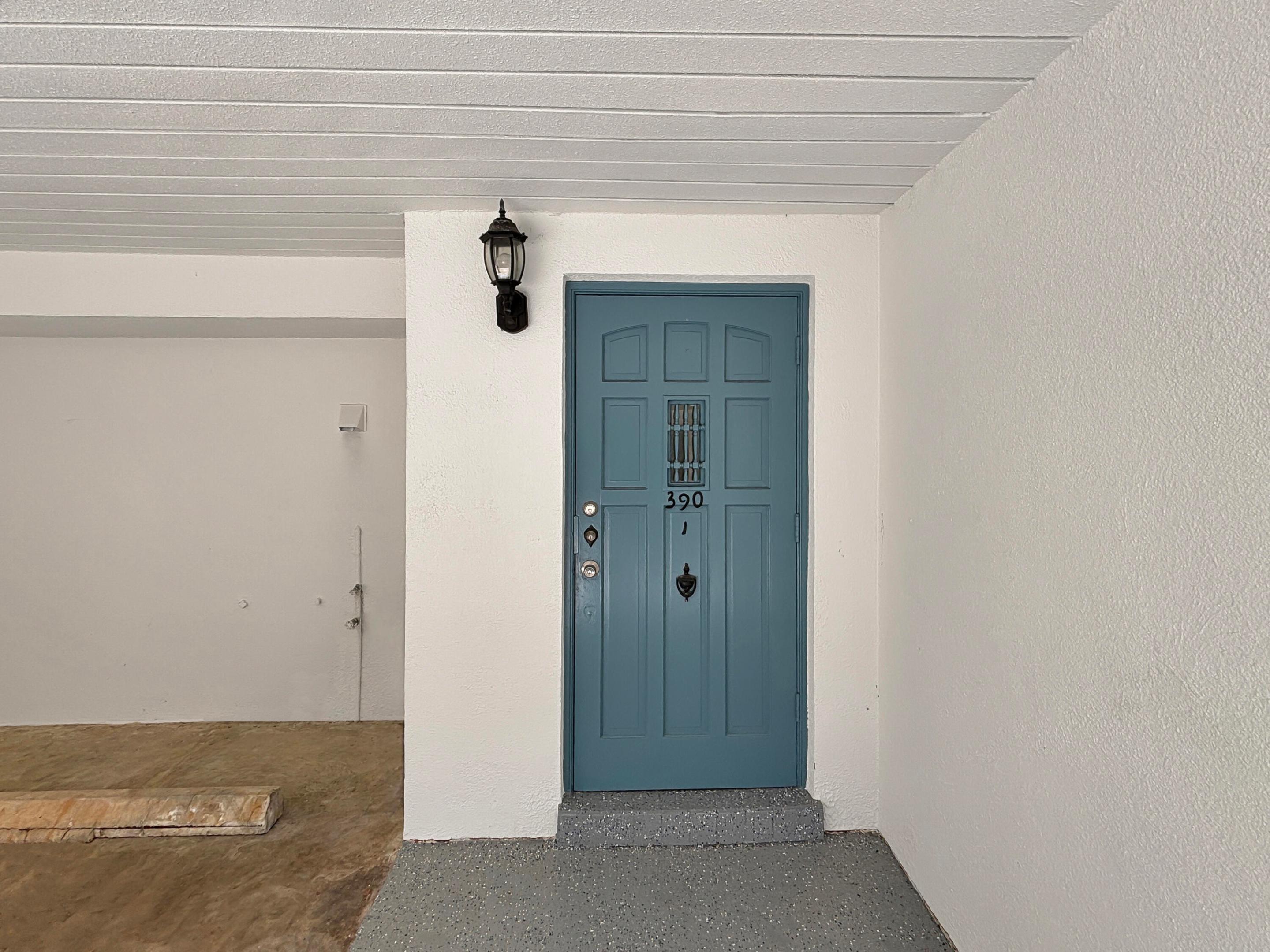 ROYALE HARBOUR CONDO OR 2092P693 VILL - Residential Lease