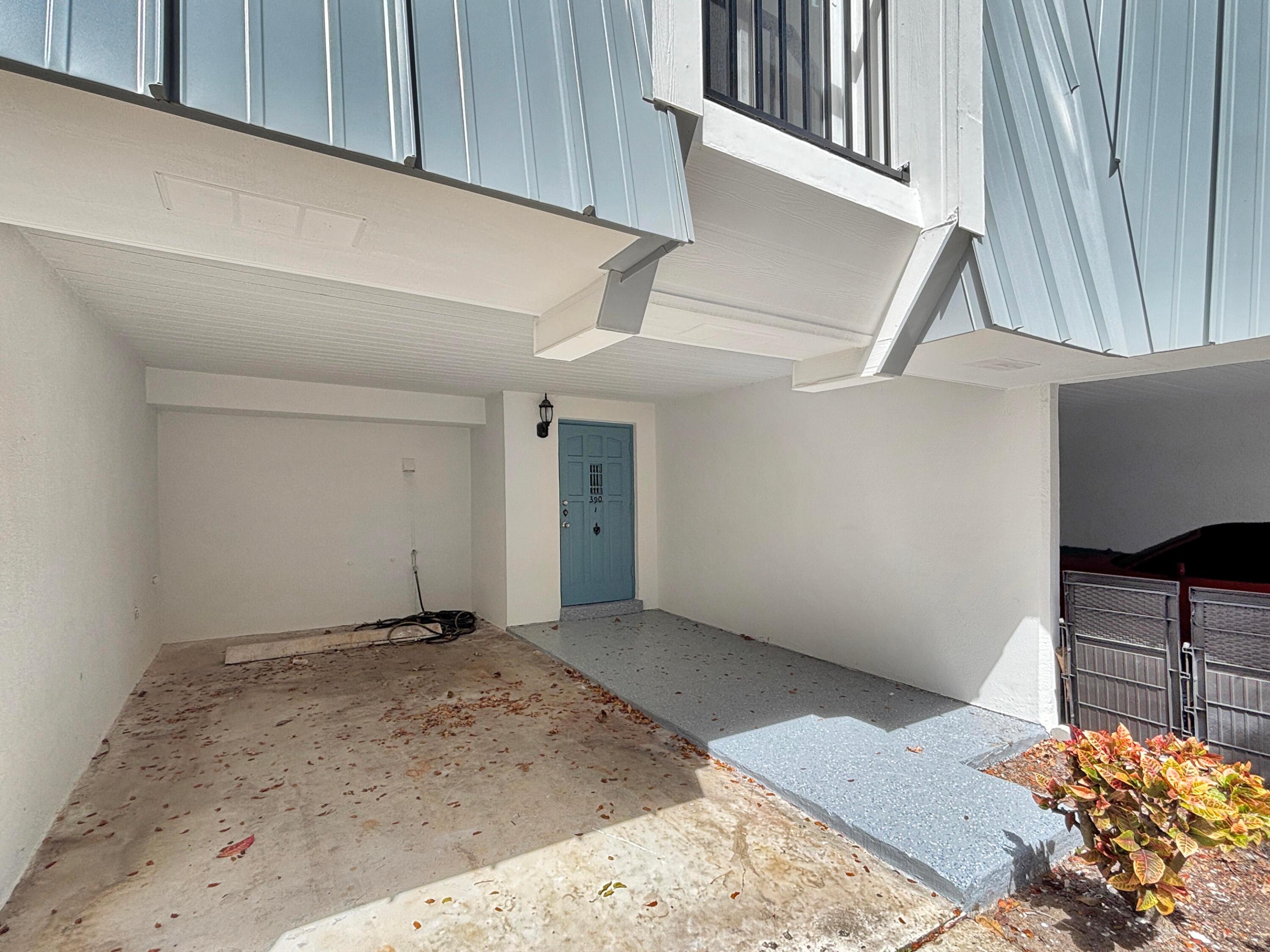 ROYALE HARBOUR CONDO OR 2092P693 VILL - Residential Lease