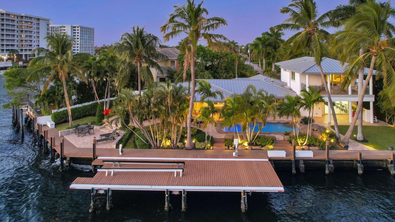 288 S Tradewinds Avenue