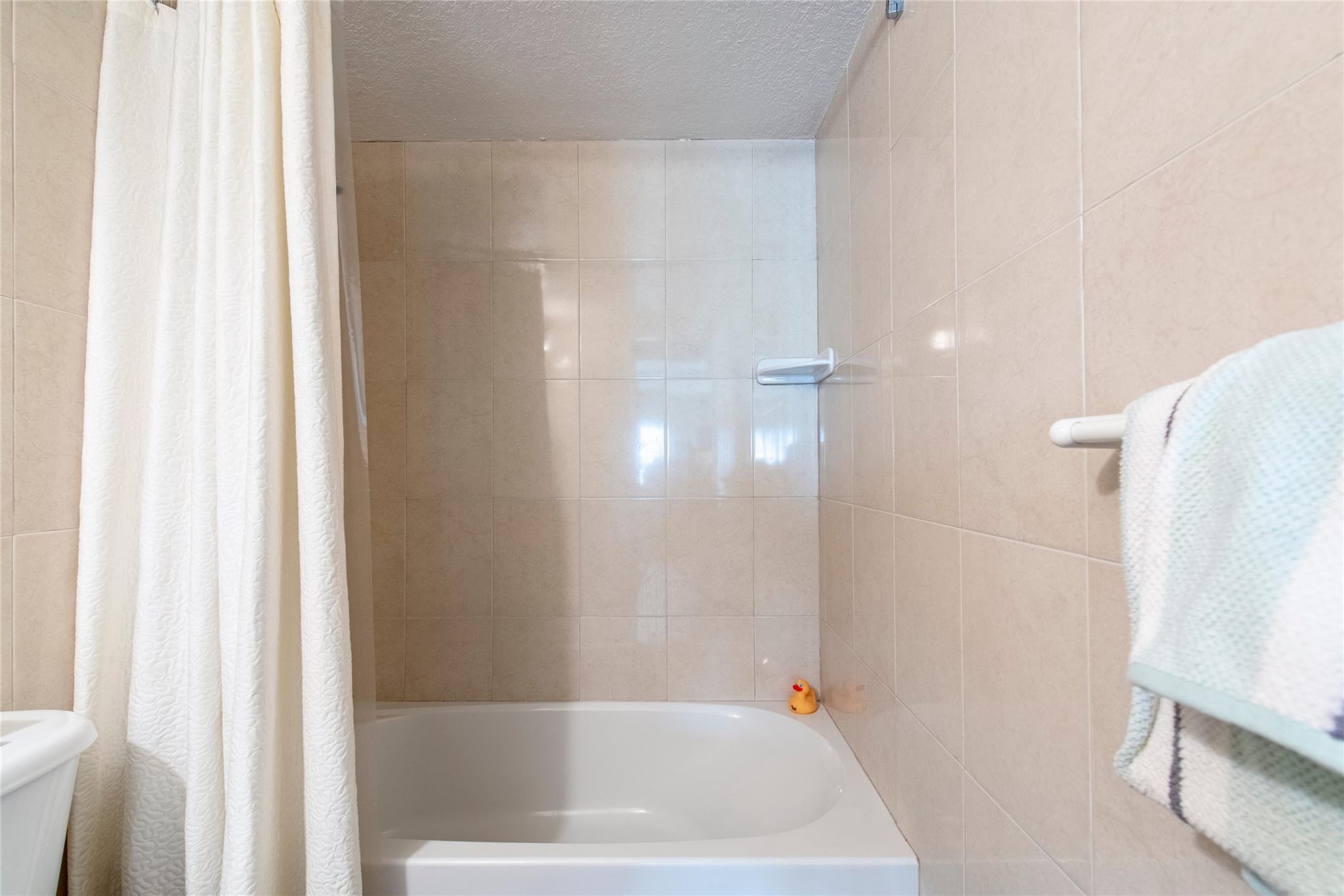 Coral Lake Tower Condo - Residential Lease