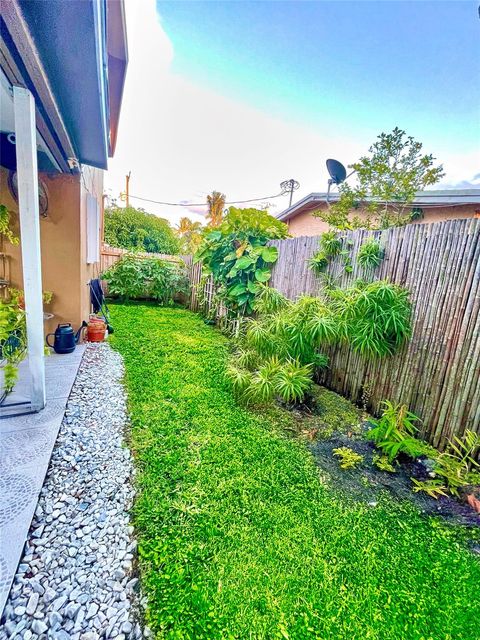 A home in Lauderdale Lakes