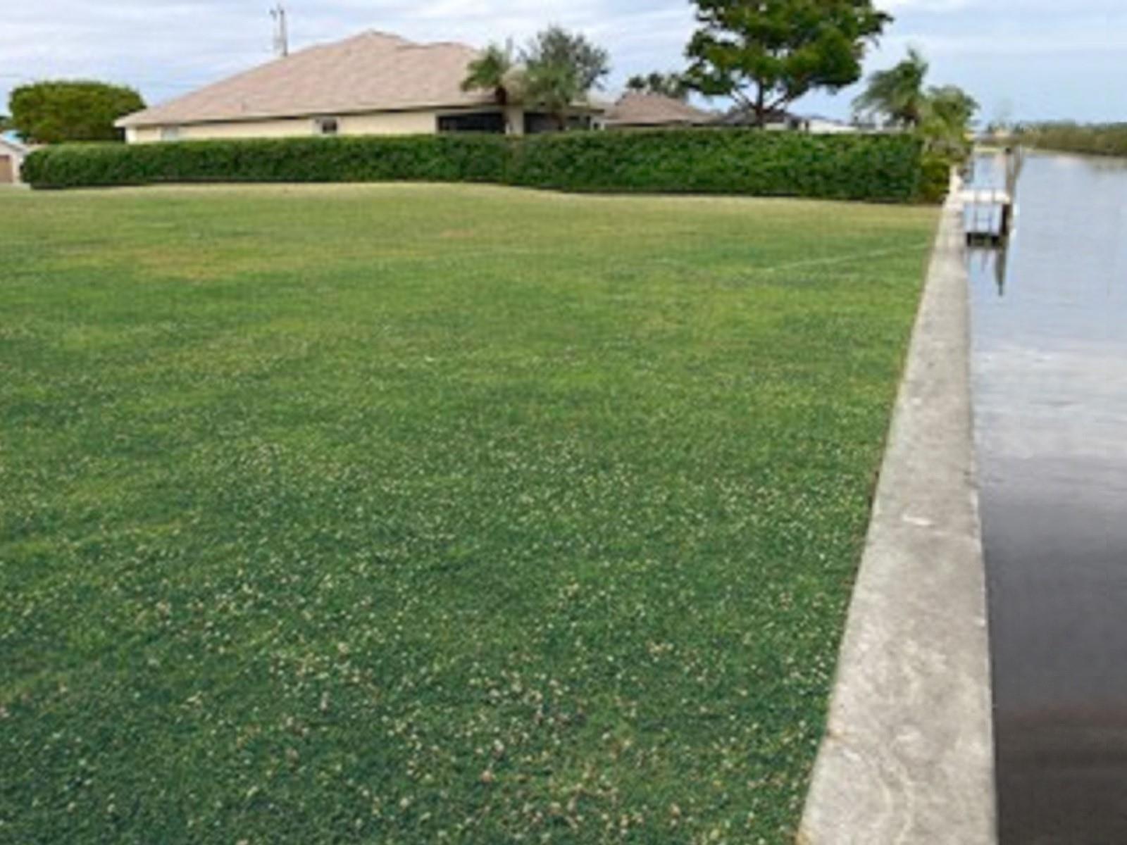 Double lot, ready to build, new seawall, located in a nice and quiet neighborhood, within walking distance to parks, shops, and restaurants. All assessments are paid off.