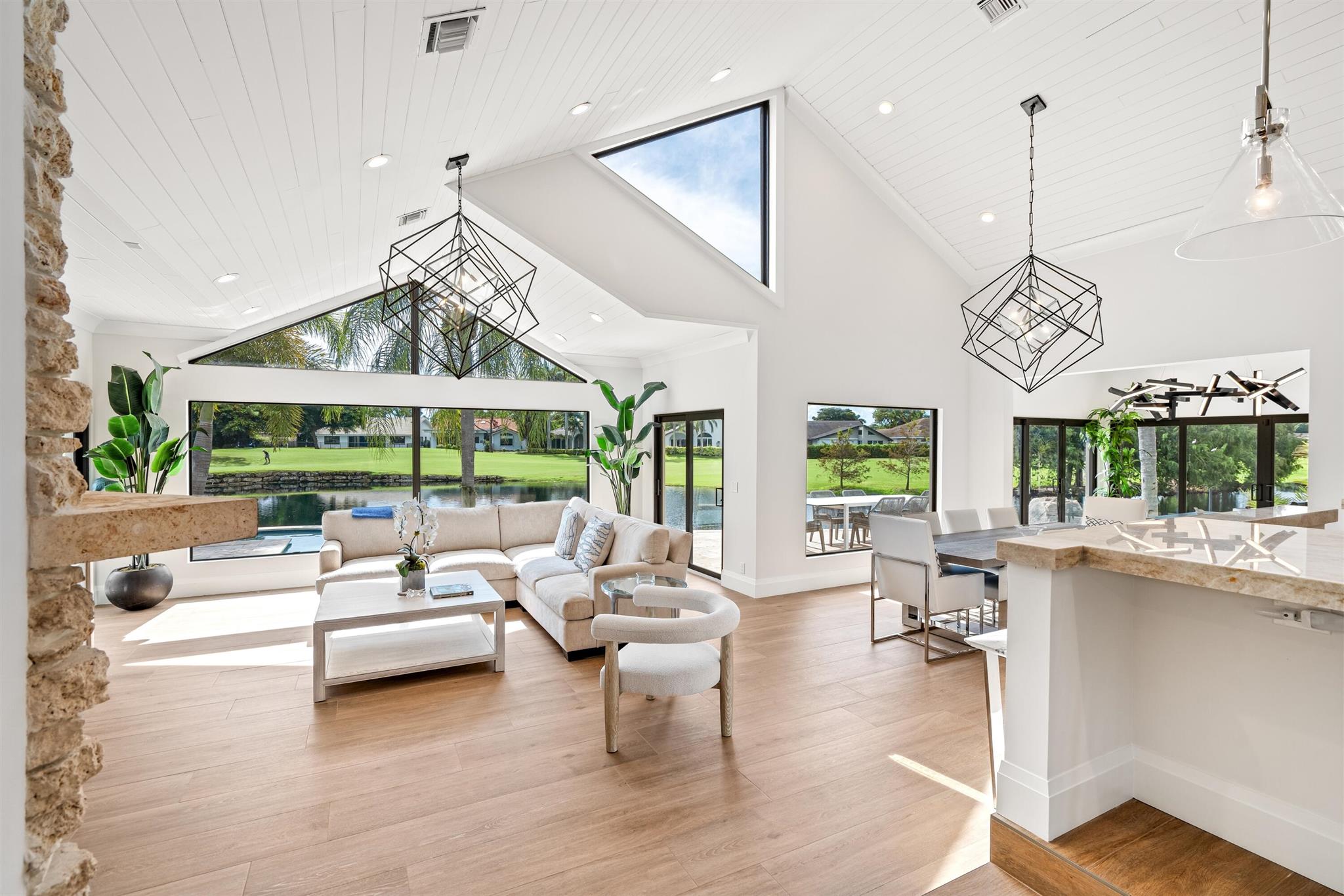 ESTATES IV - Residential