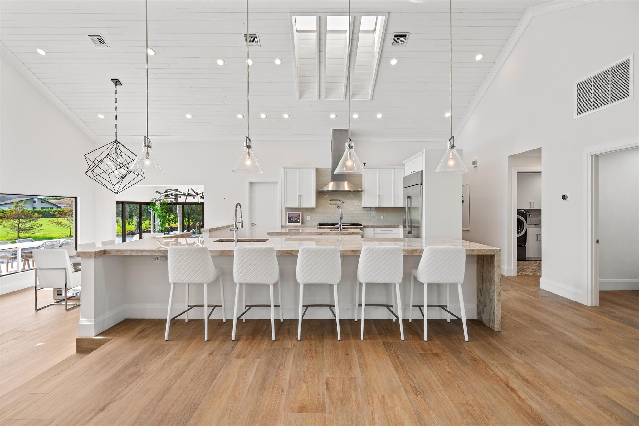 ESTATES IV - Residential