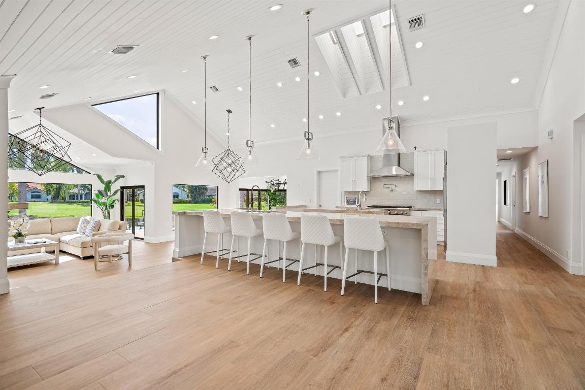 ESTATES IV - Residential