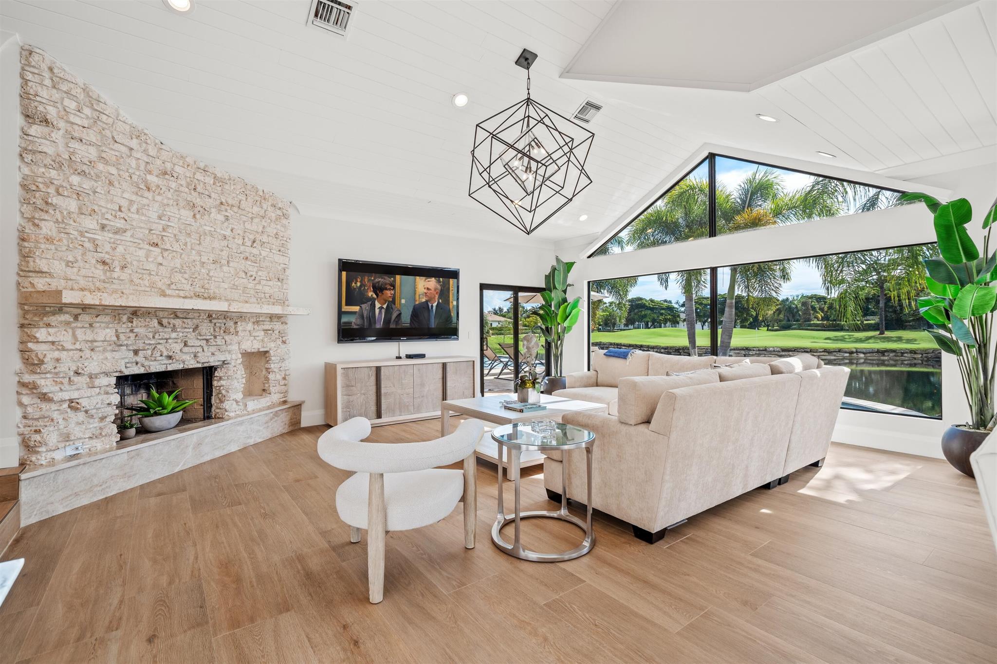 ESTATES IV - Residential