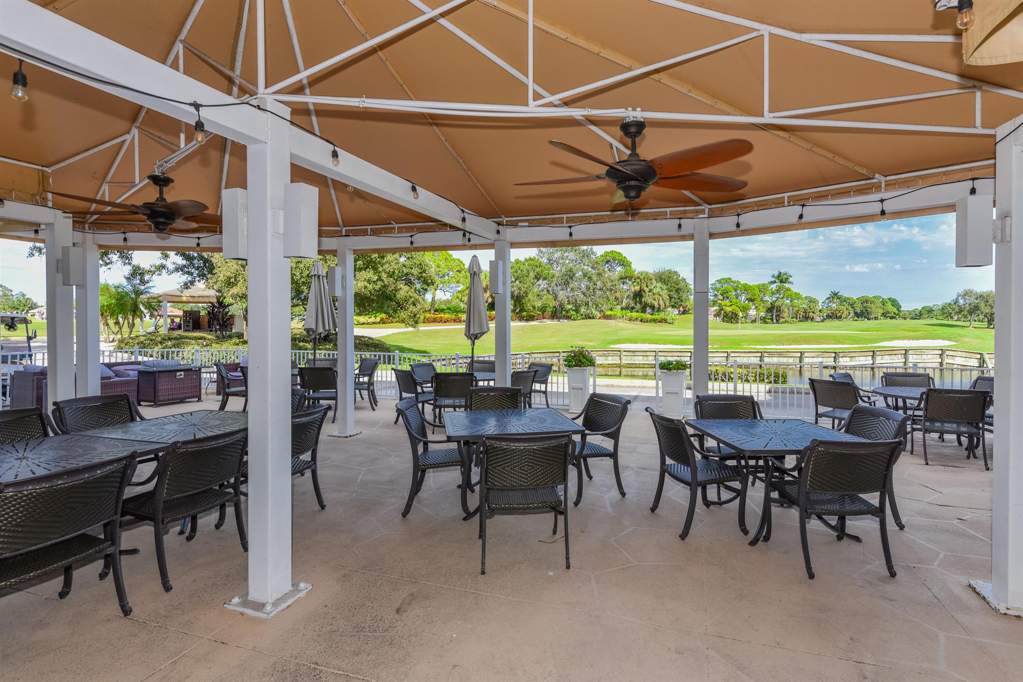 WILLOWBEND AT MONARCH COU - Residential