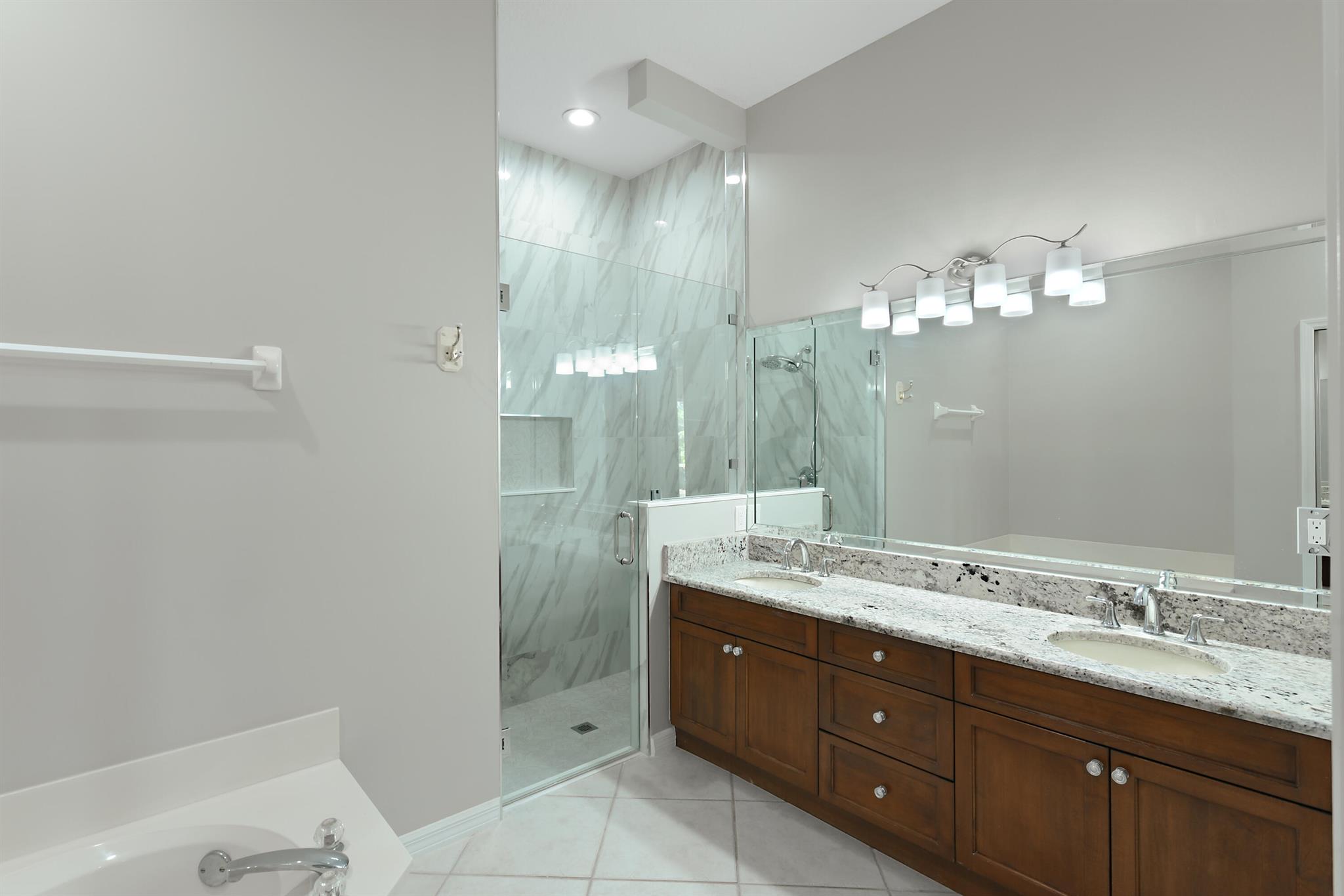 WILLOWBEND AT MONARCH COU - Residential