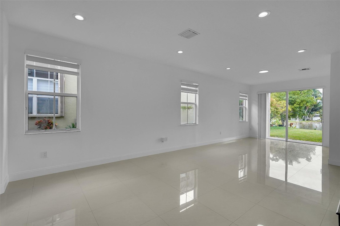 RIVIERA ISLES II - Residential