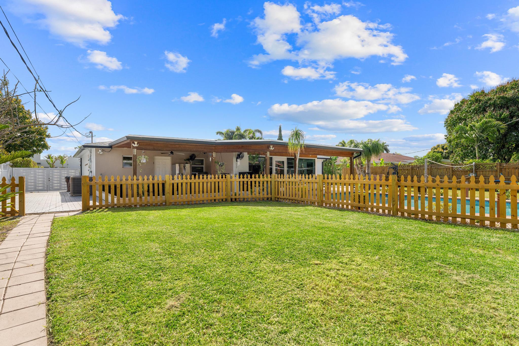 LAKE CLARKE NORTH - Residential