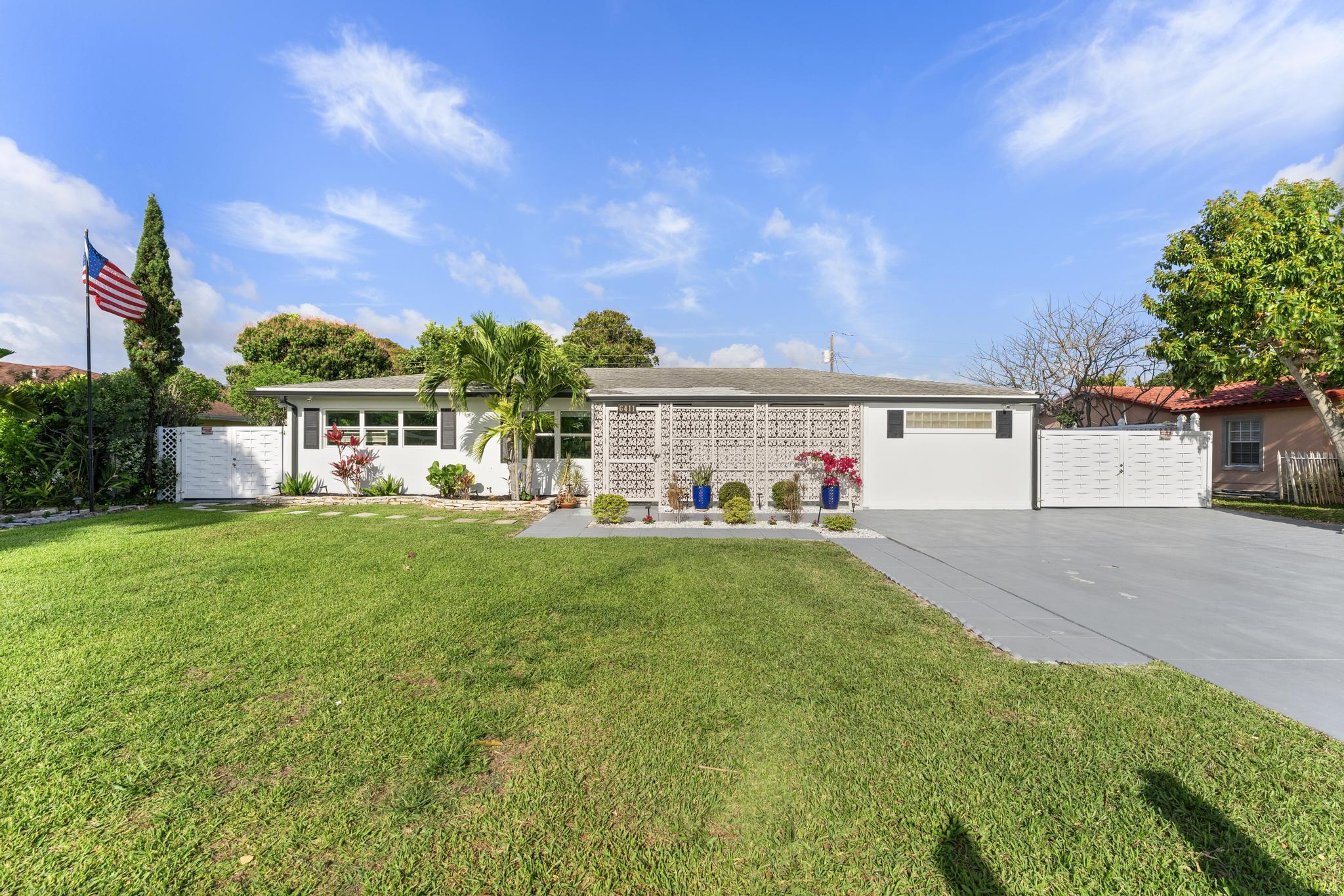 LAKE CLARKE NORTH - Residential