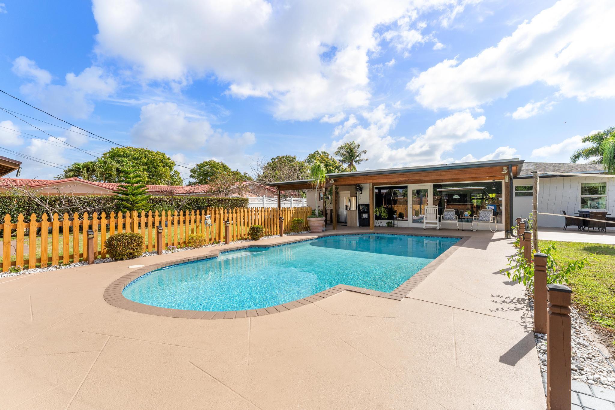 LAKE CLARKE NORTH - Residential