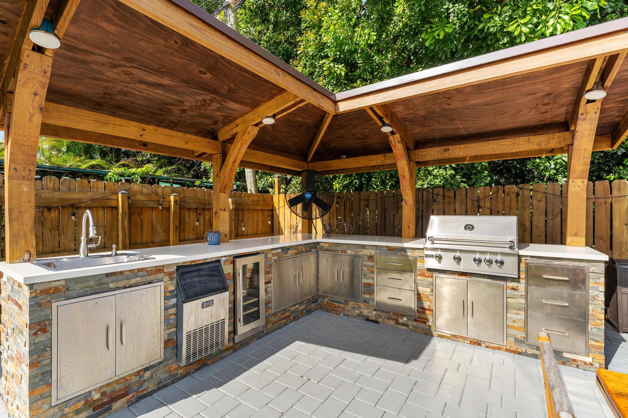 LAKE CLARKE NORTH - Residential