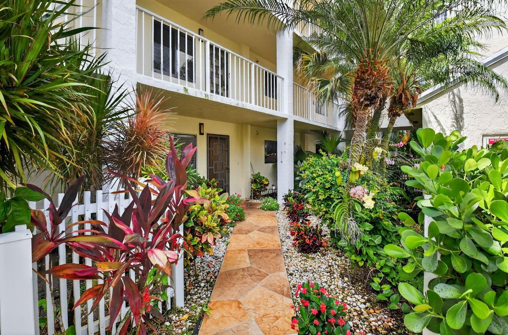 Photo of 7270 Ashford Place #104, Delray Beach, FL 33446 (MLS # R11103179)