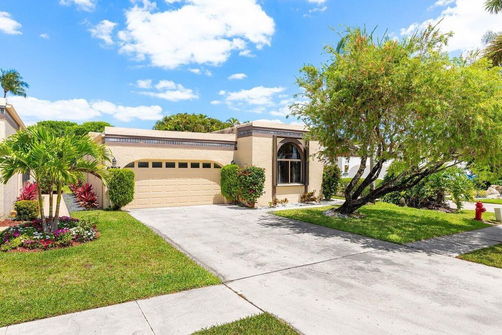 Photo of 6727 Palermo Way, Lake Worth, FL 33467 (MLS # R11101306)