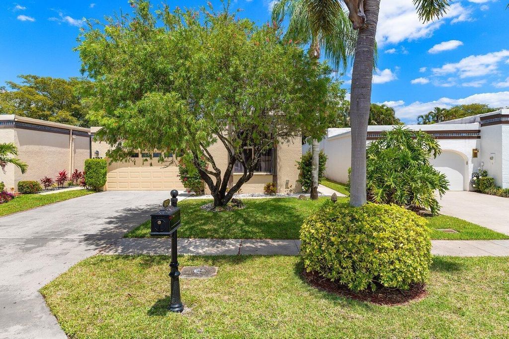Photo of 6727 Palermo Way, Lake Worth, FL 33467 (MLS # R11101306)