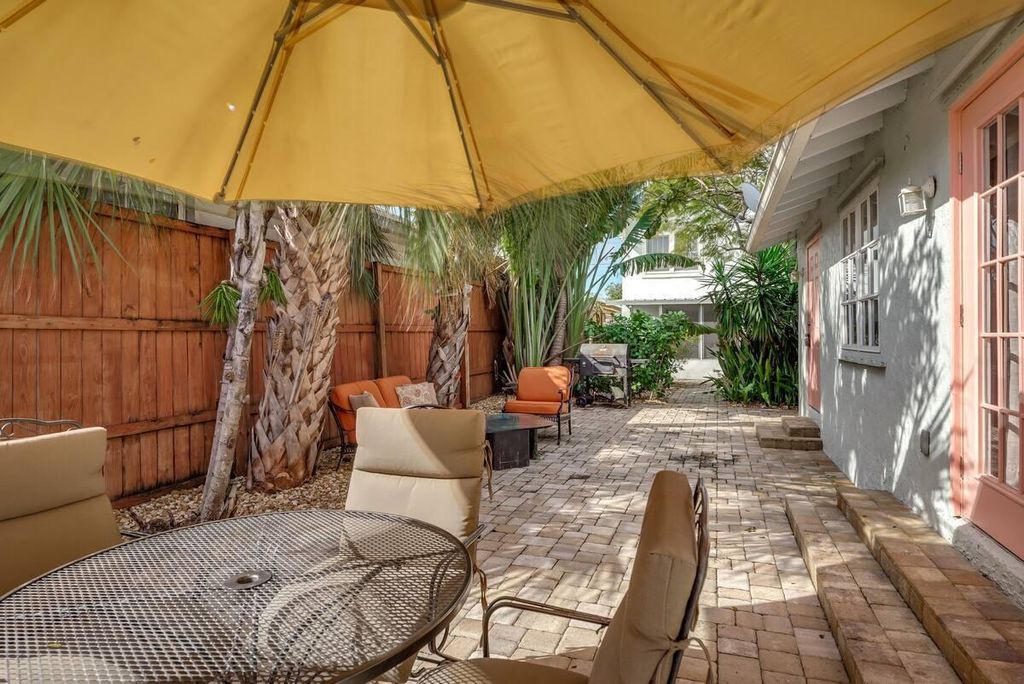 Photo of 107 S K Street, Lake Worth Beach, FL 33460 (MLS # R11031752)