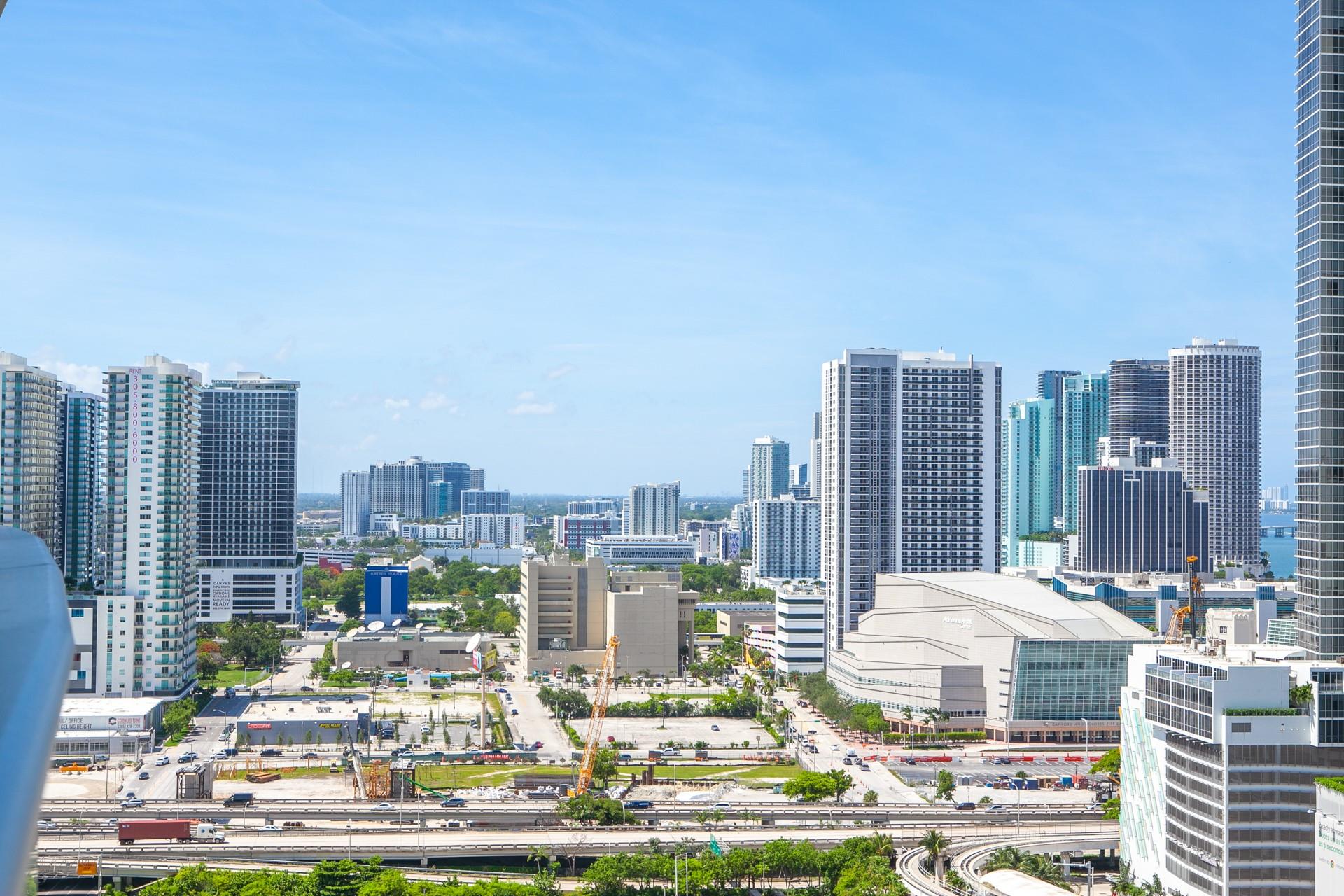 Paramount Worldcenter - Residential