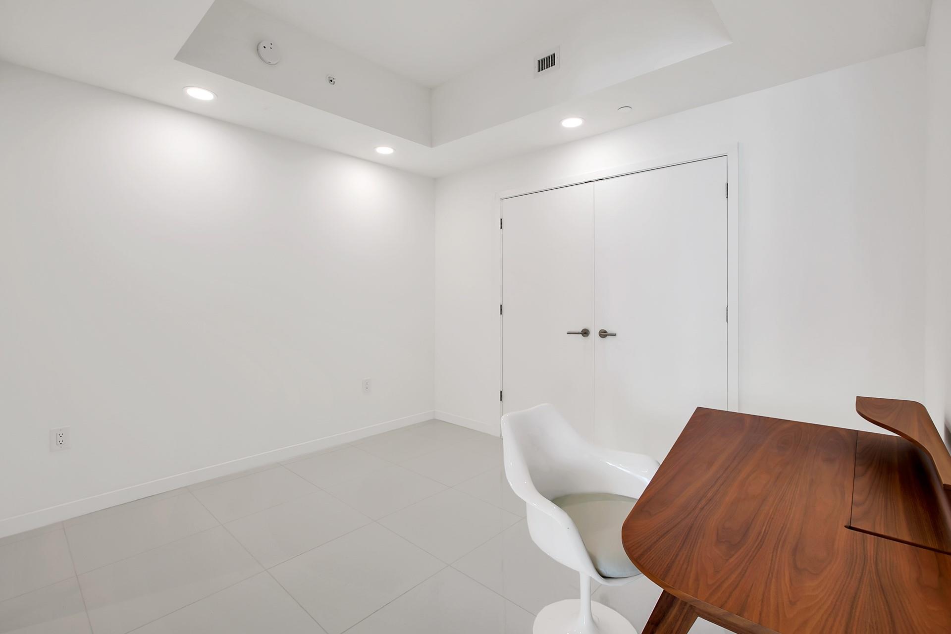 Paramount Worldcenter - Residential