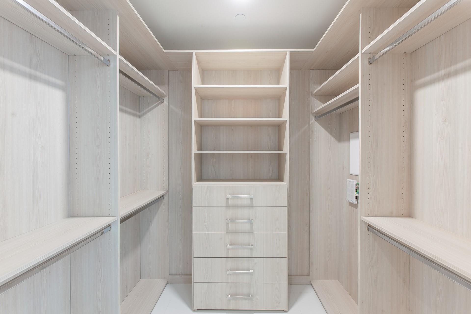 Paramount Worldcenter - Residential