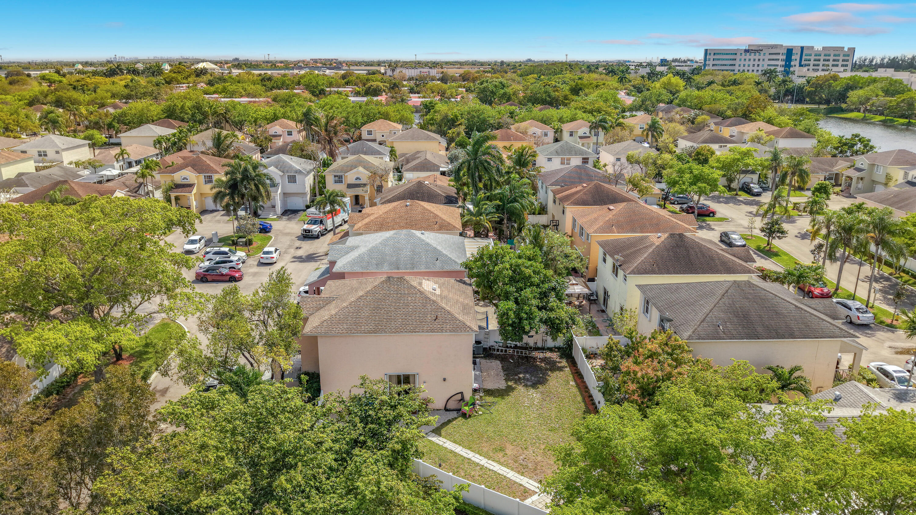 PEMBROKE LAKES SECTION EIGHT - Residential