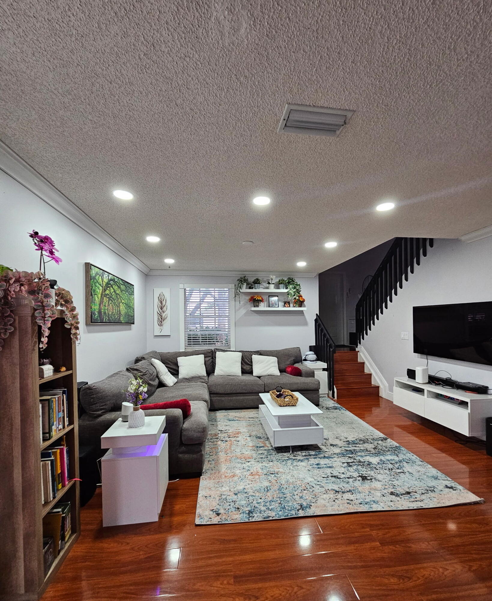 PEMBROKE LAKES SECTION EIGHT - Residential