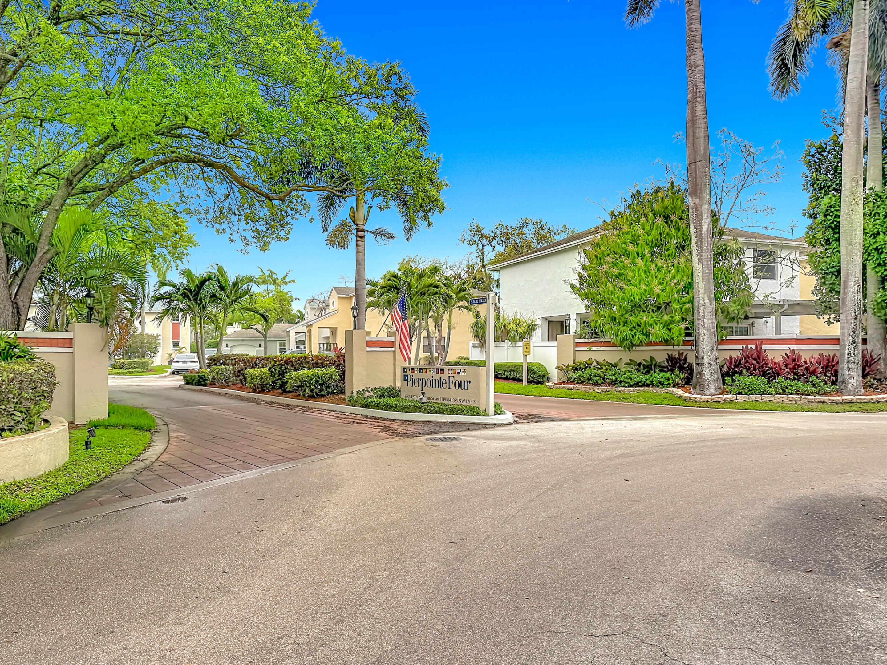 PEMBROKE LAKES SECTION EIGHT - Residential