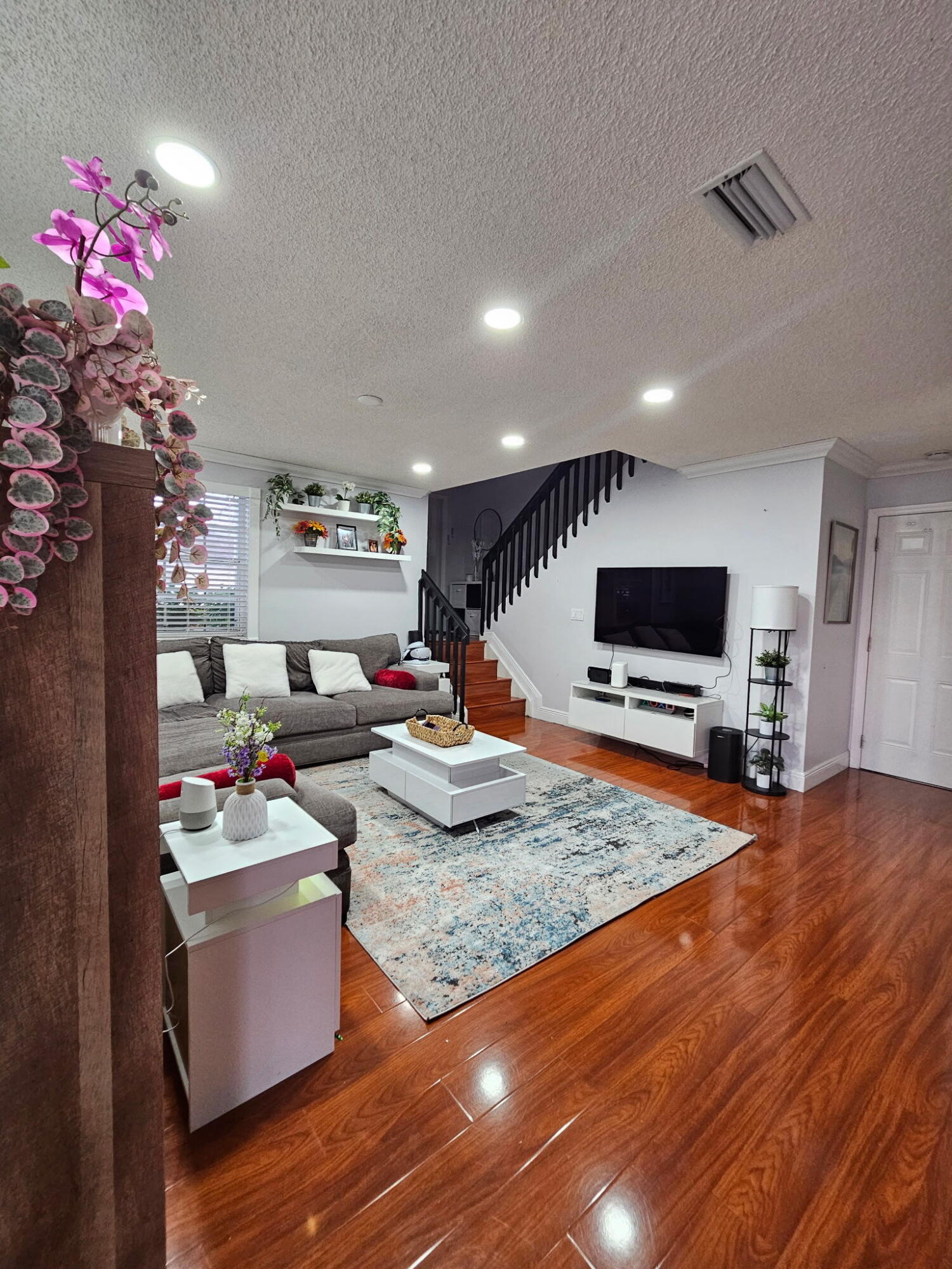 PEMBROKE LAKES SECTION EIGHT - Residential