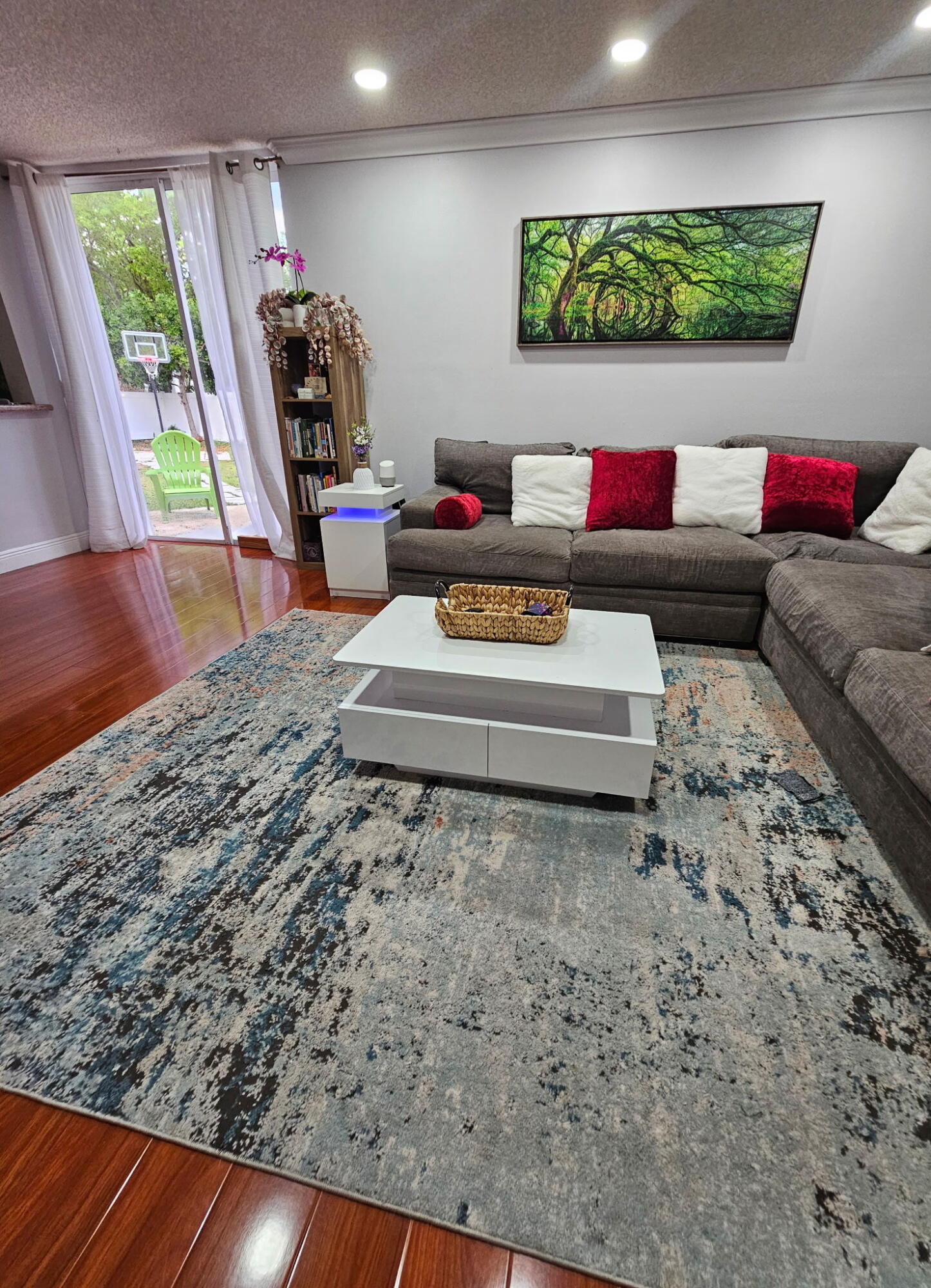 PEMBROKE LAKES SECTION EIGHT - Residential