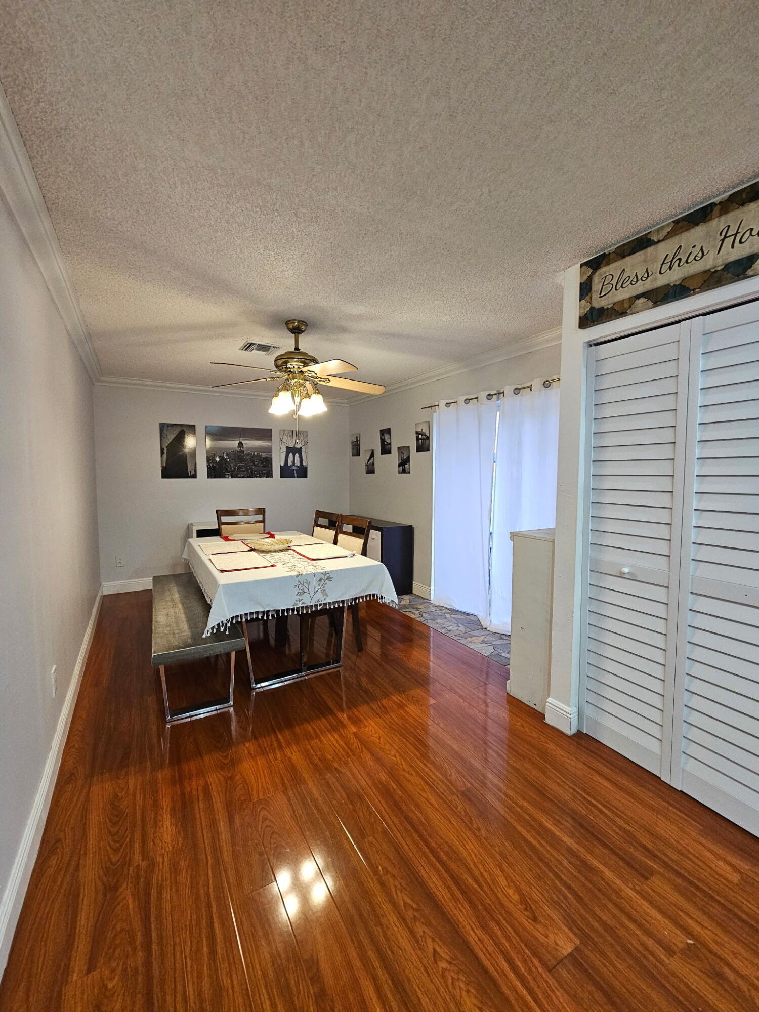 PEMBROKE LAKES SECTION EIGHT - Residential