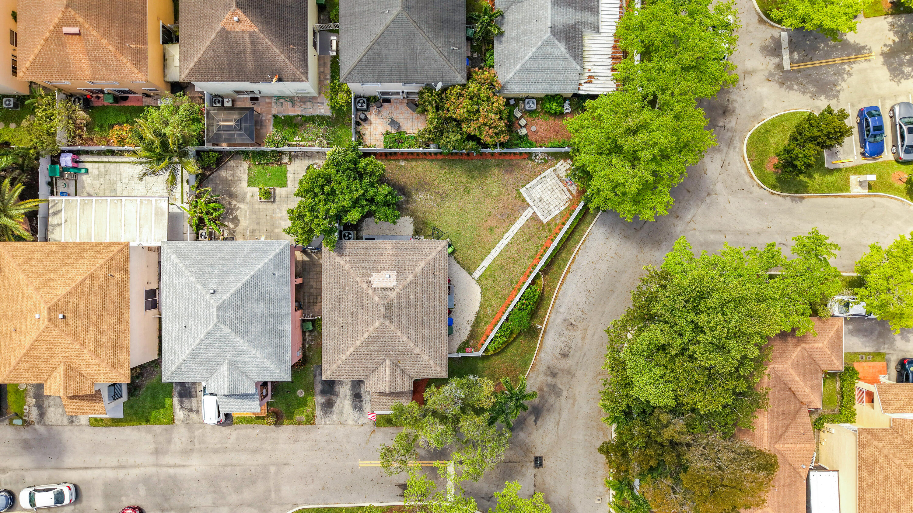 PEMBROKE LAKES SECTION EIGHT - Residential