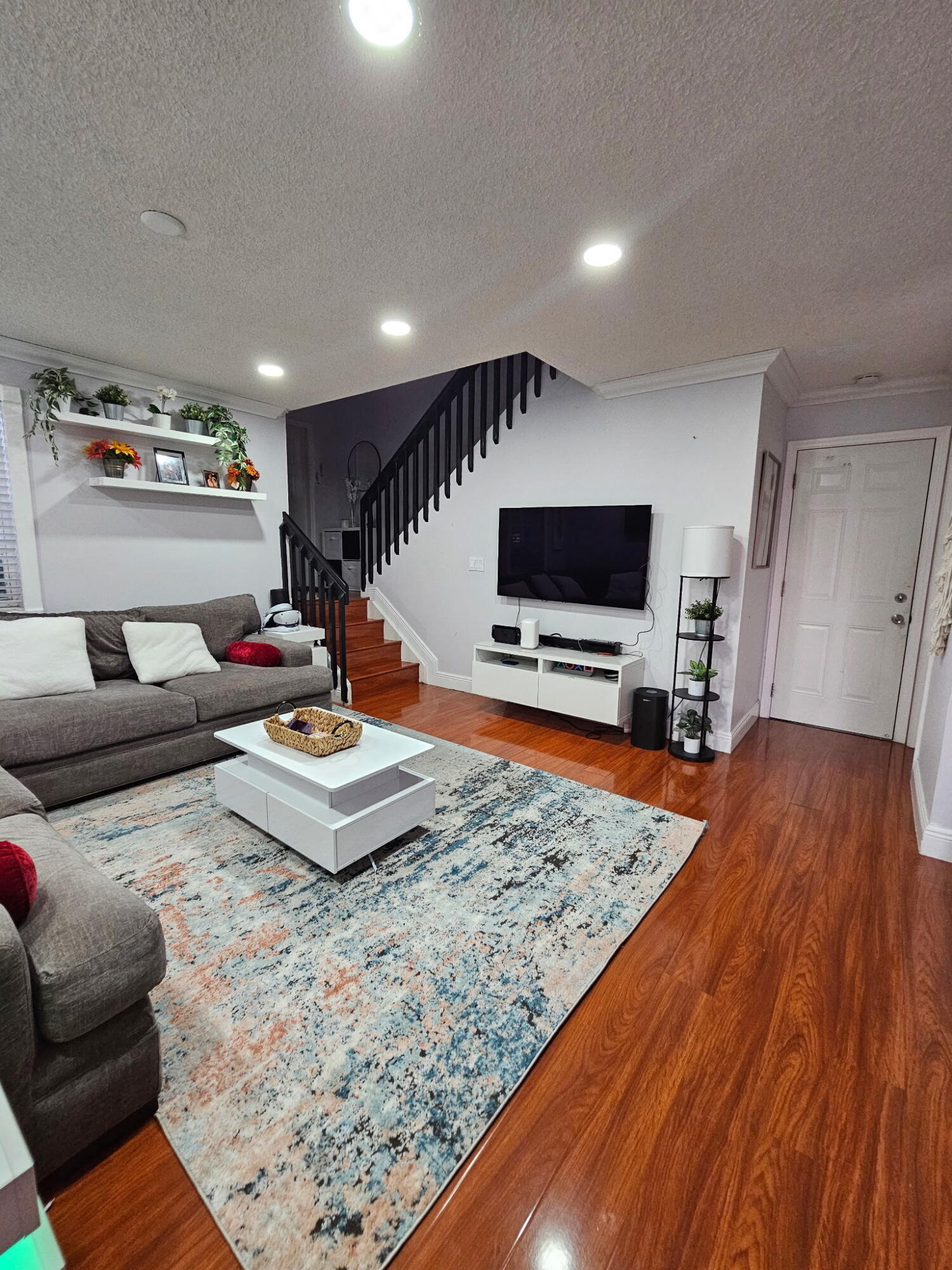 PEMBROKE LAKES SECTION EIGHT - Residential