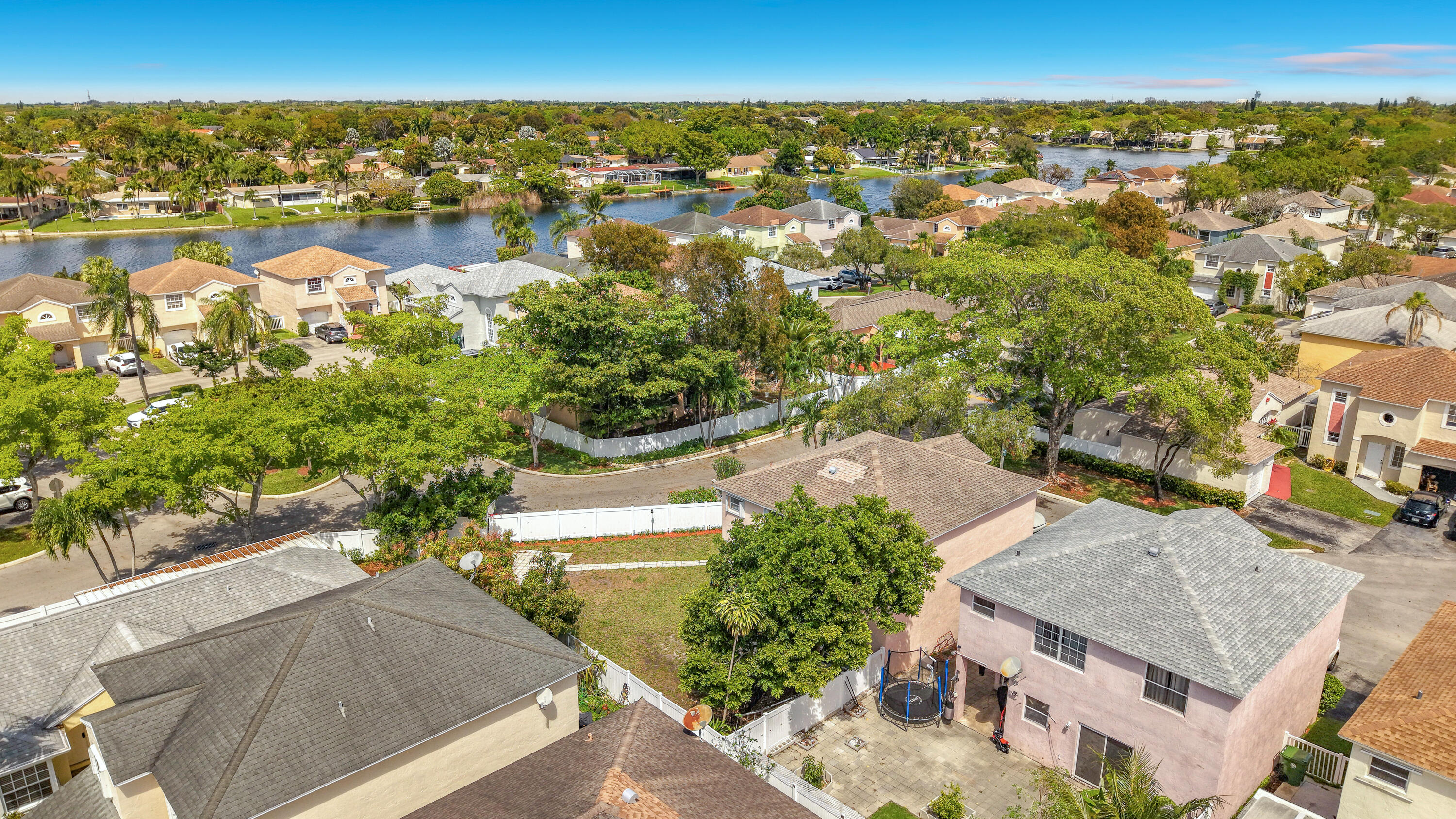 PEMBROKE LAKES SECTION EIGHT - Residential