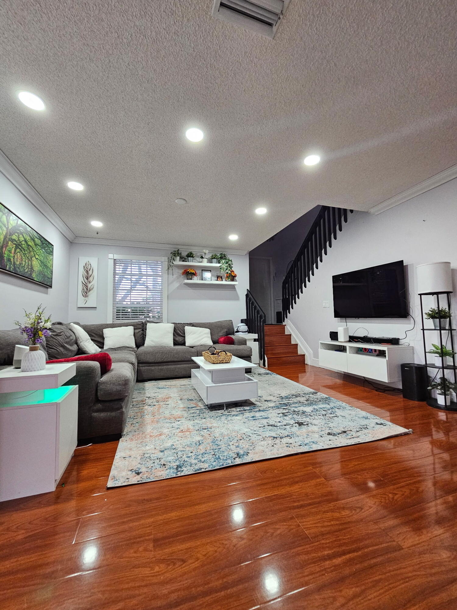 PEMBROKE LAKES SECTION EIGHT - Residential