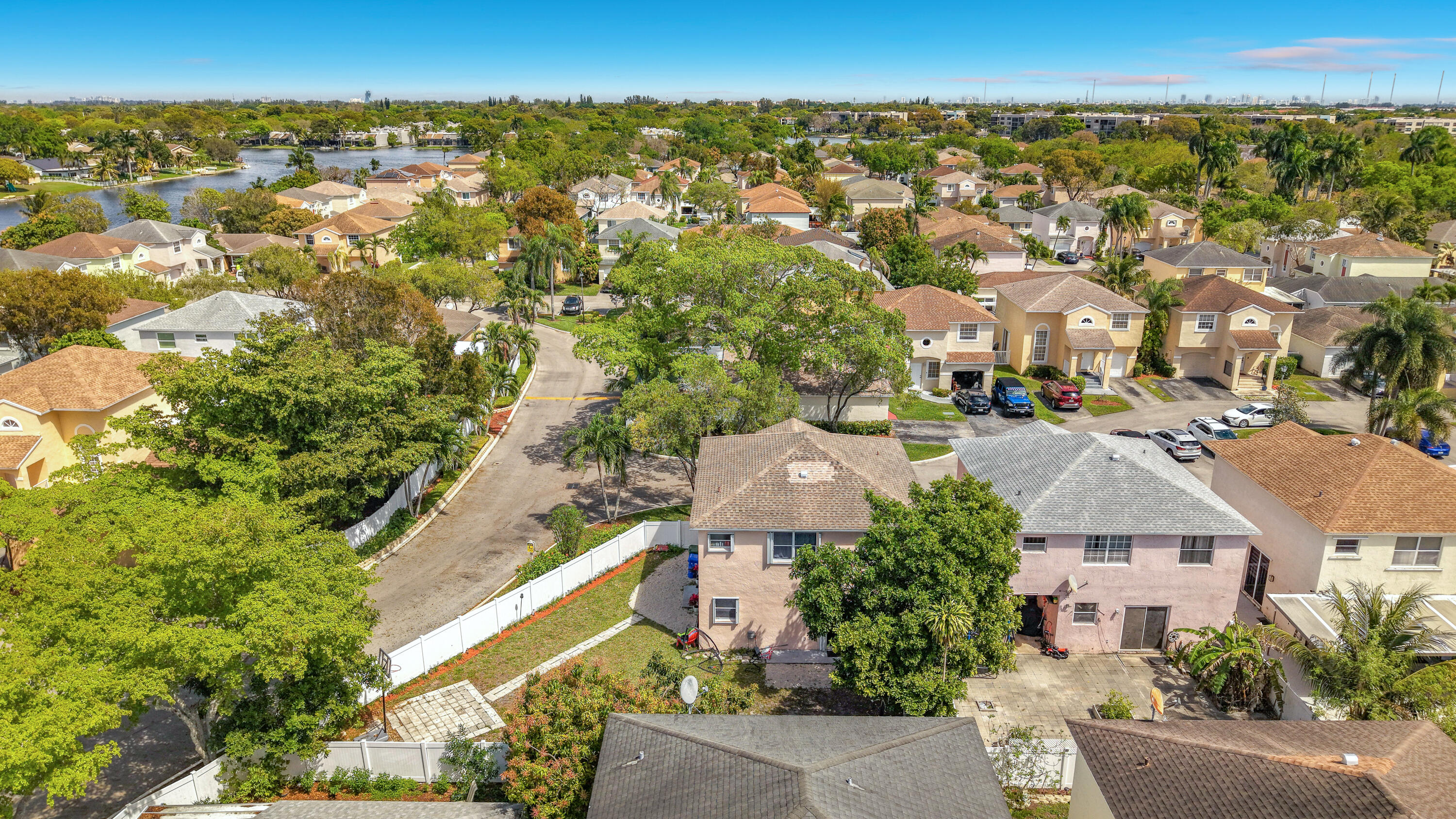 PEMBROKE LAKES SECTION EIGHT - Residential