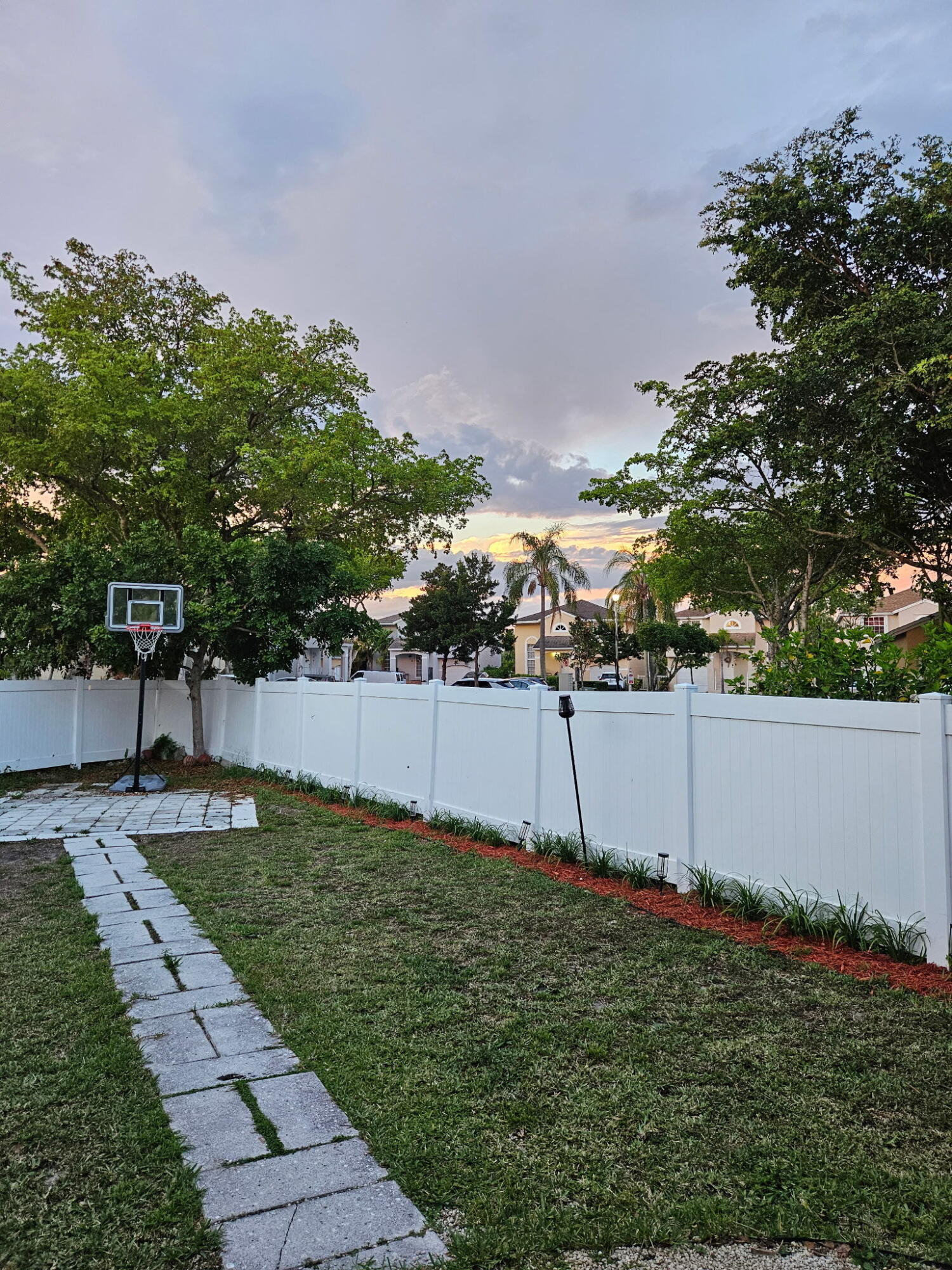 PEMBROKE LAKES SECTION EIGHT - Residential