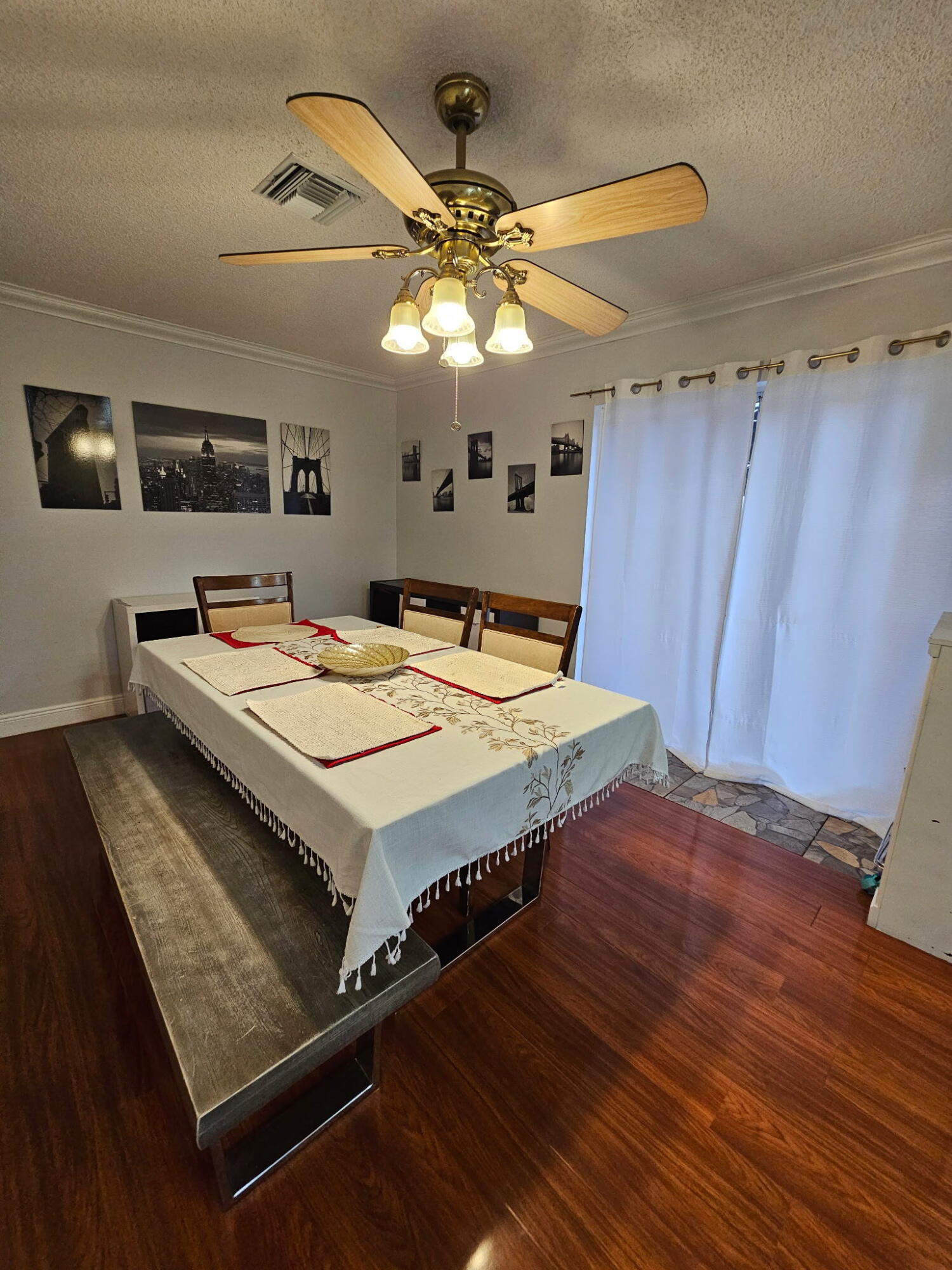 PEMBROKE LAKES SECTION EIGHT - Residential