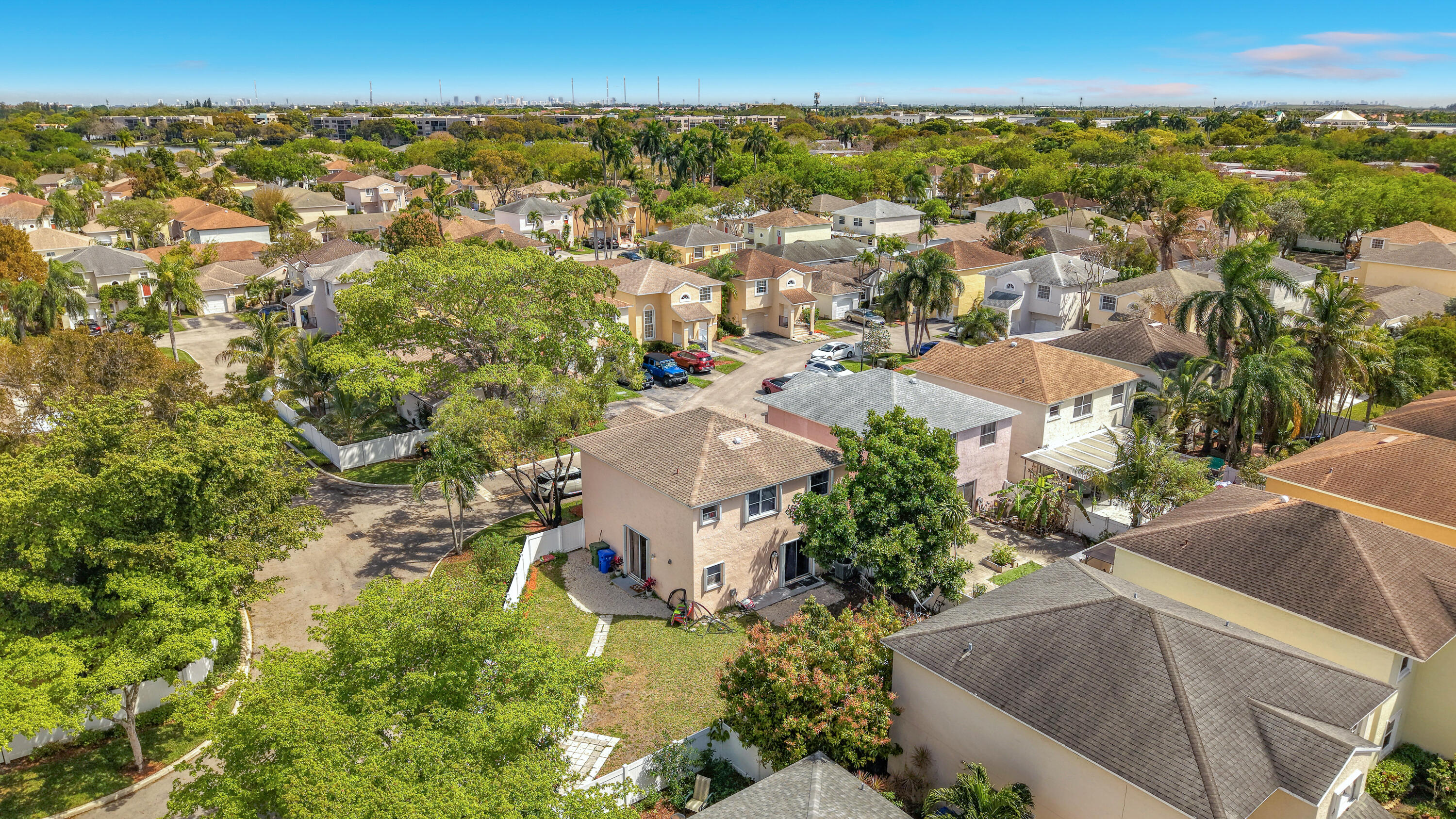PEMBROKE LAKES SECTION EIGHT - Residential