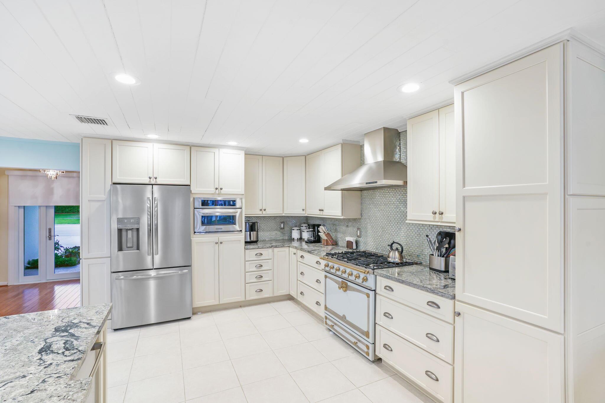 PALM BEACH ISLES 1 - Residential