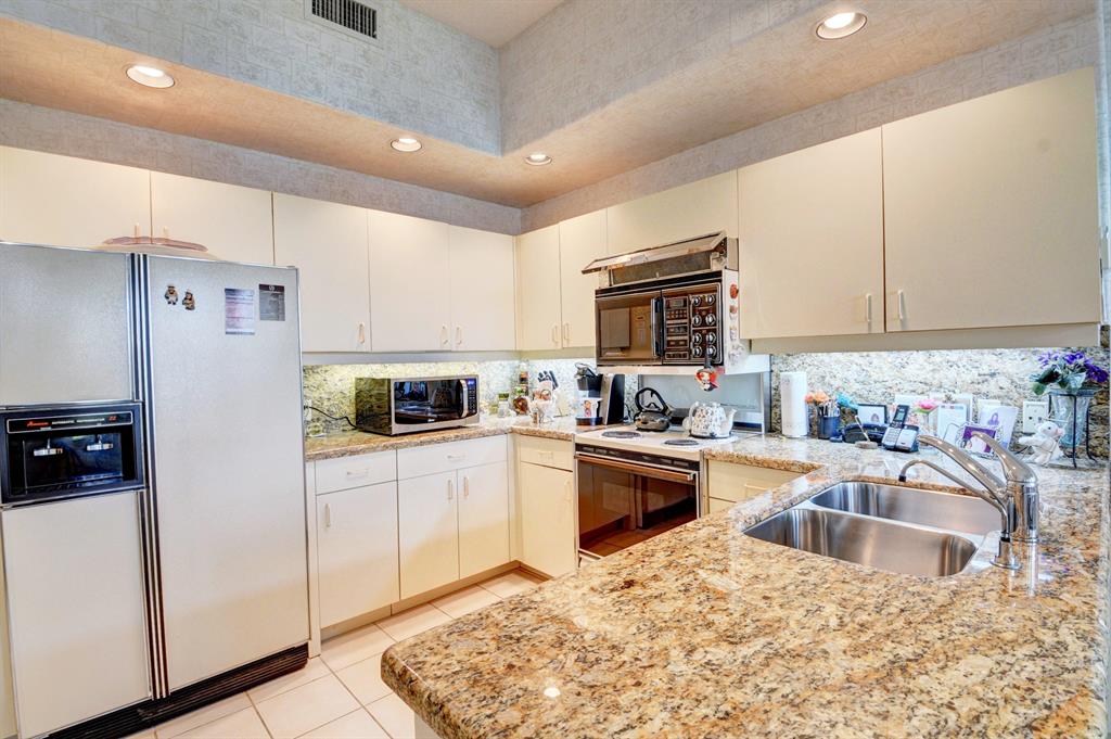 ASHBOURNE / POLO CLUB - Residential