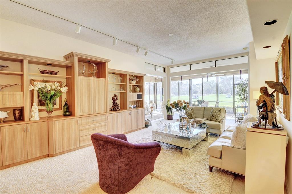 ASHBOURNE / POLO CLUB - Residential