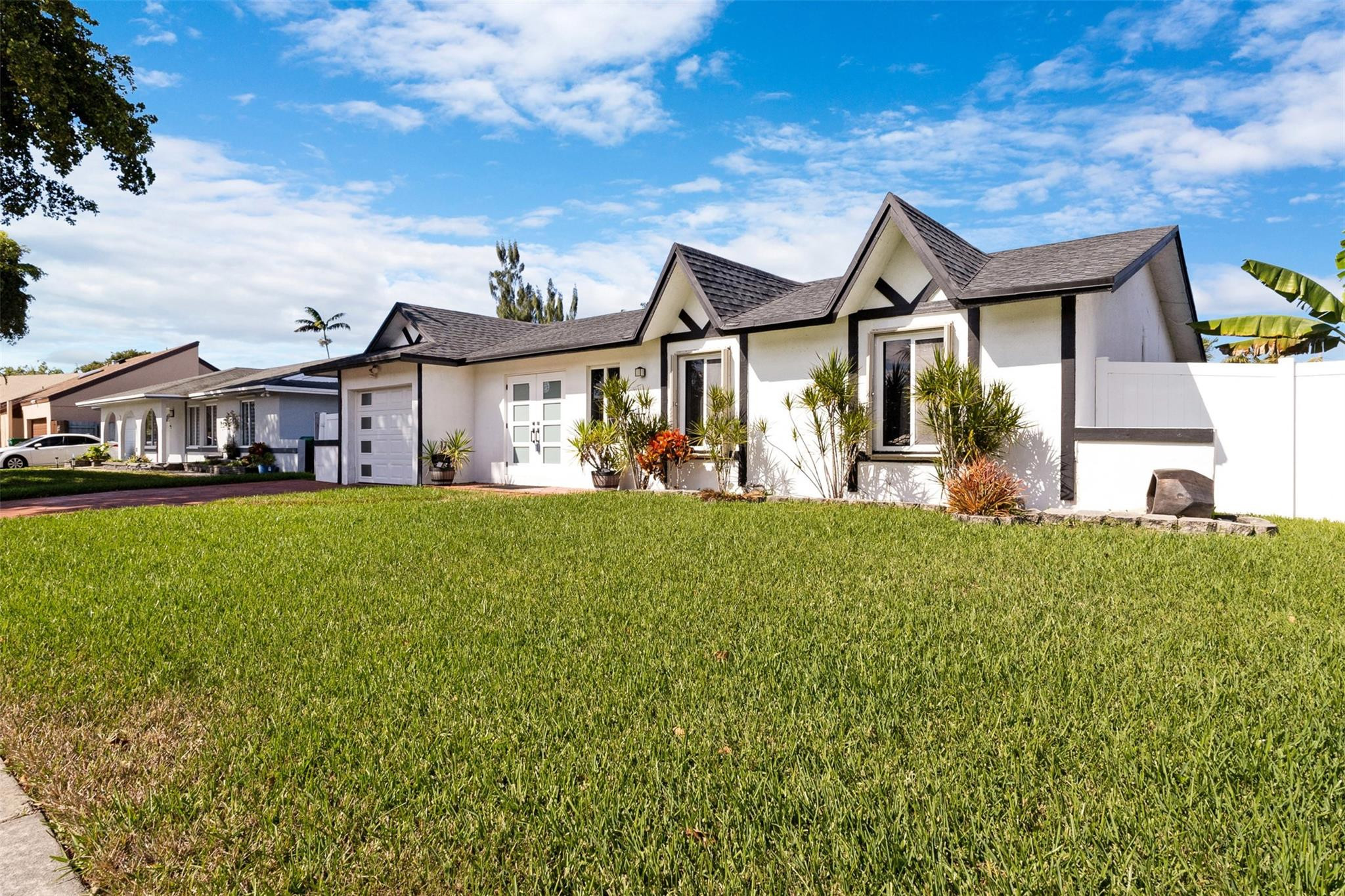 9231 N Cypress Circle