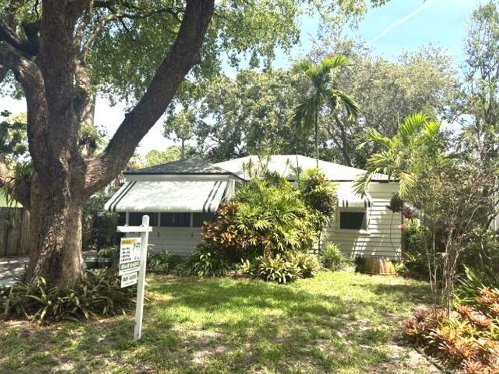 Photo of 44 SW 5th Street, Dania Beach, FL 33004 (MLS # B26030846)