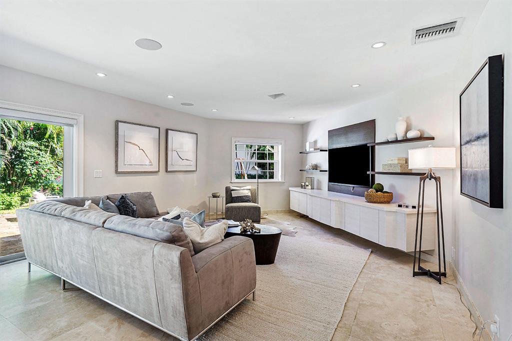 Vista Del Mar - Residential