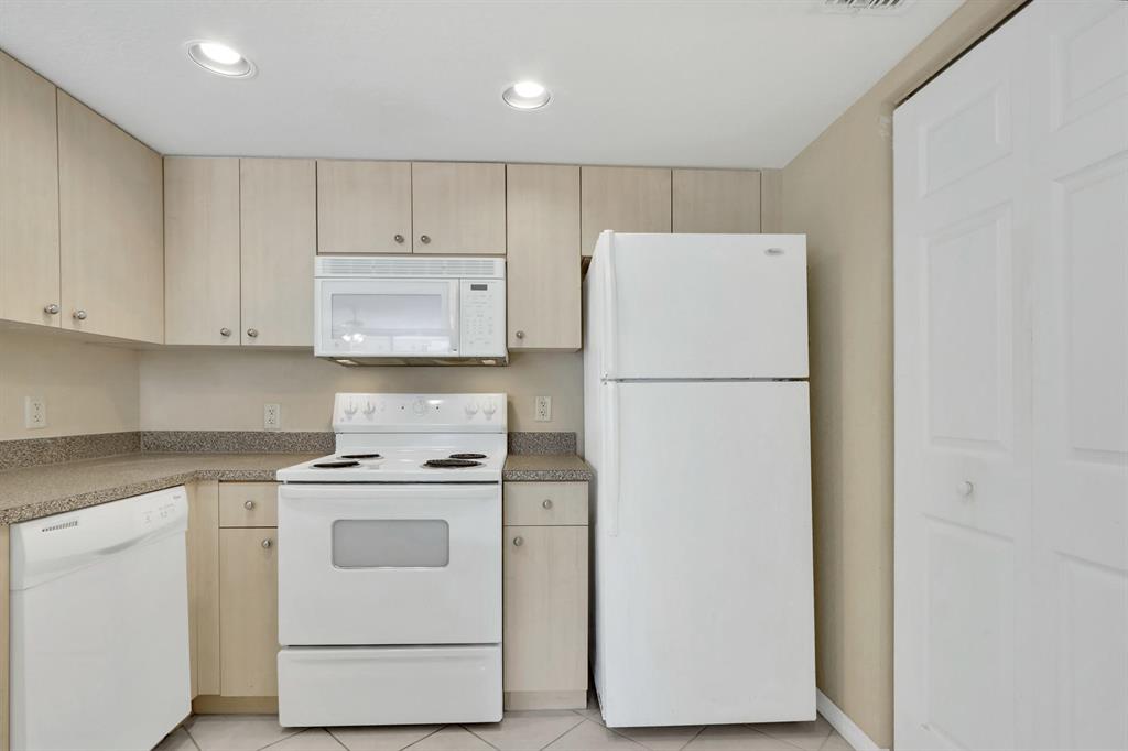 FLAGLER POINTE CONDO - Residential